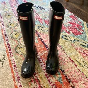 Black hunter rain boots